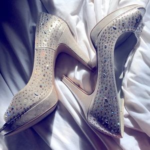 One time wore Hugh heels size 7 women